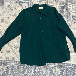 Casual Green Button Down Shirt with Classic Collar